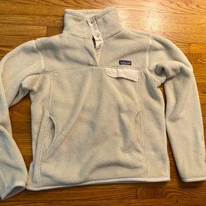 Off white Patagonia retro-snap fleece pullover. Medium.